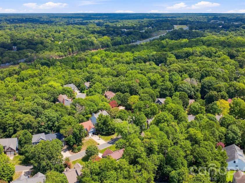 6813 Wolf Run Drive, Charlotte, NC 28277.  MLS# CAR4414287, YatesRealty ID 47197. 