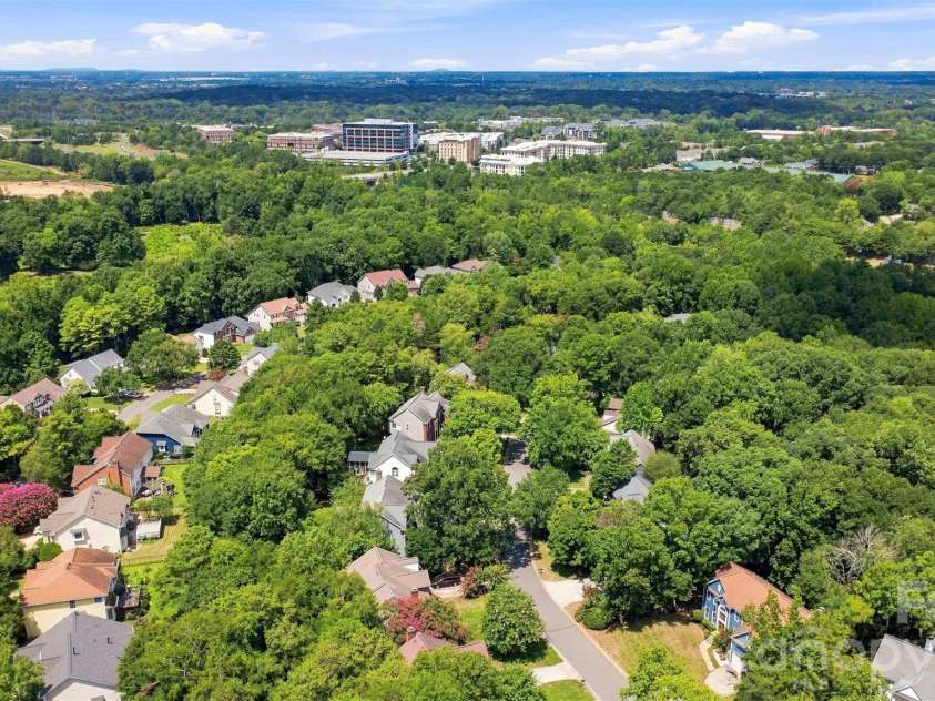 6813 Wolf Run Drive, Charlotte, NC 28277.  MLS# CAR4414287, YatesRealty ID 47197. 