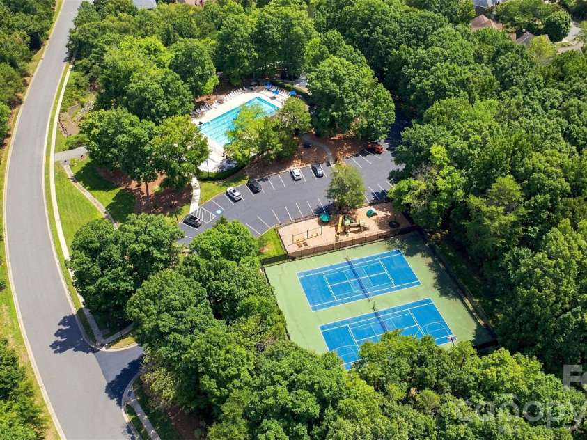 6813 Wolf Run Drive, Charlotte, NC 28277.  MLS# CAR4414287, YatesRealty ID 47197. 