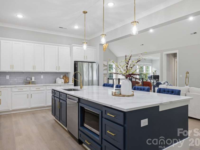 6021 Monticello Drive, Concord, NC 28027.  MLS# CAR4418703, YatesRealty ID 47198. Spacious kitchen designed for entertaining and everyday living