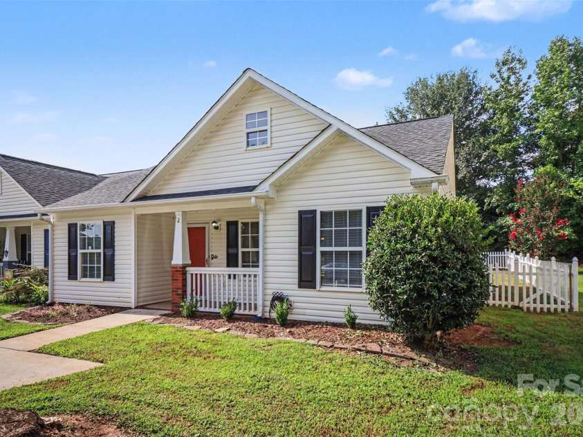 1356 Copper Creek Lane, Fort Mill, SC 29715.  MLS# CAR4418757, YatesRealty ID 47199. Front Exterior