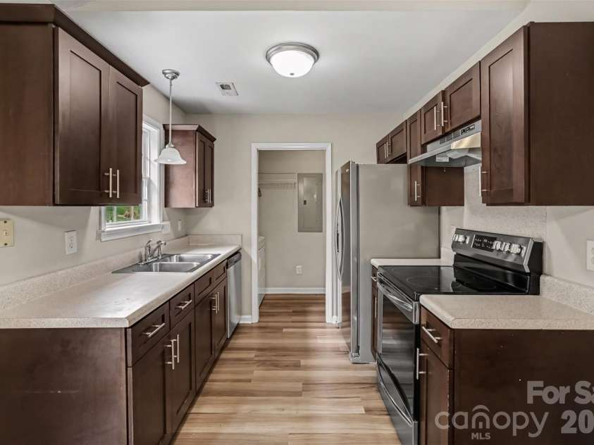 1356 Copper Creek Lane, Fort Mill, SC 29715.  MLS# CAR4418757, YatesRealty ID 47199. Kitchen