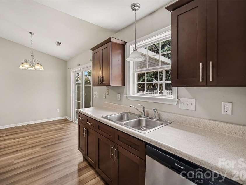 1356 Copper Creek Lane, Fort Mill, SC 29715.  MLS# CAR4418757, YatesRealty ID 47199. Kitchen into dining