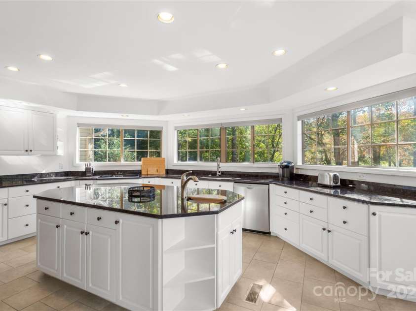 108 June Court, Lake Lure, NC 28746.  MLS# CAR4314287, YatesRealty ID 472. Kitchen