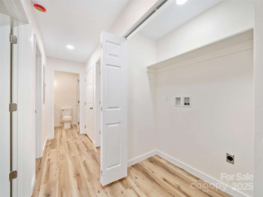 48 Phillips Lane, Spruce Pine, NC 28777.  MLS# CAR4327090, YatesRealty ID 472. 