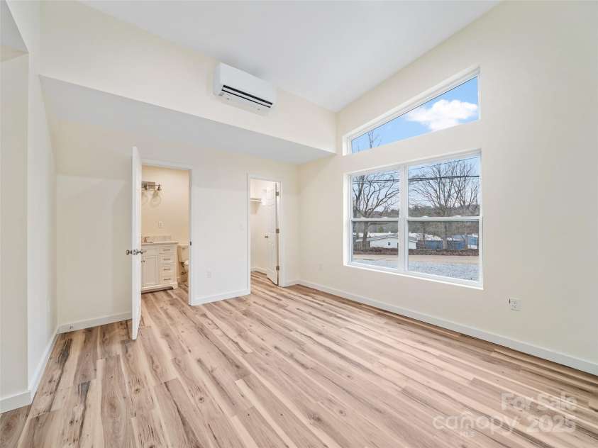 48 Phillips Lane, Spruce Pine, NC 28777.  MLS# CAR4327090, YatesRealty ID 472. 