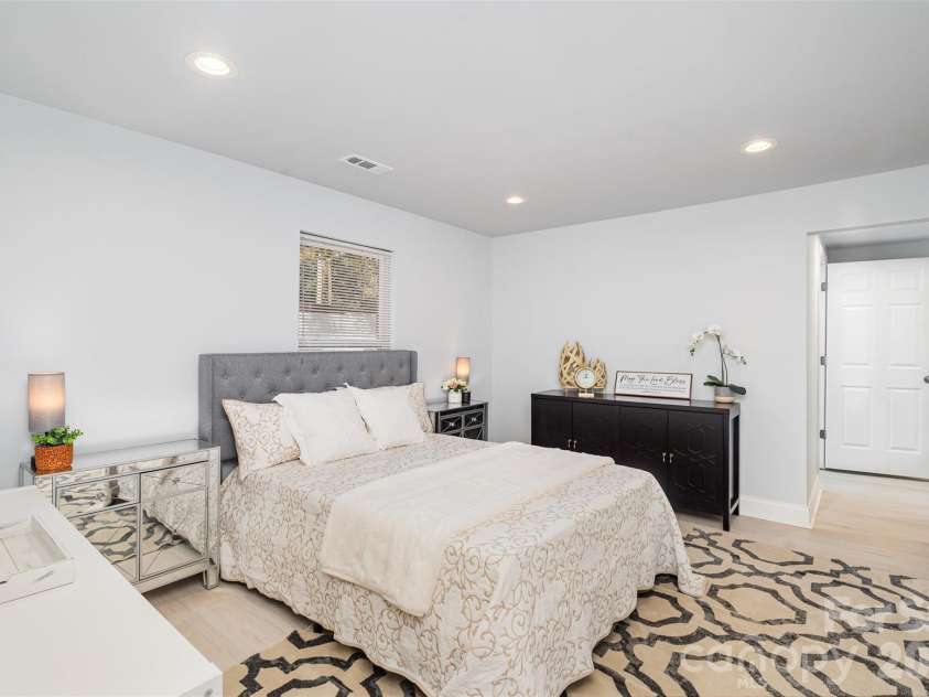 925 Dunlap Roddey Road, Rock Hill, SC 29730.  MLS# CAR4417580, YatesRealty ID 47203. 
