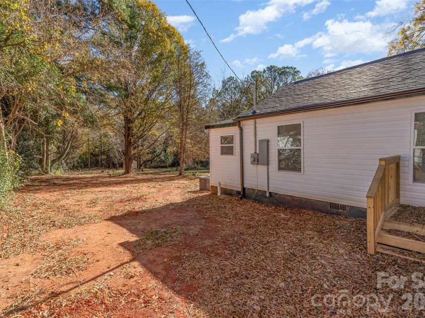 925 Dunlap Roddey Road, Rock Hill, SC 29730.  MLS# CAR4417580, YatesRealty ID 47203. 