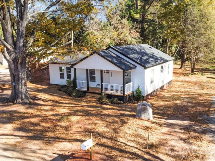 925 Dunlap Roddey Road, Rock Hill, SC 29730.  MLS# CAR4417580, YatesRealty ID 47203. 