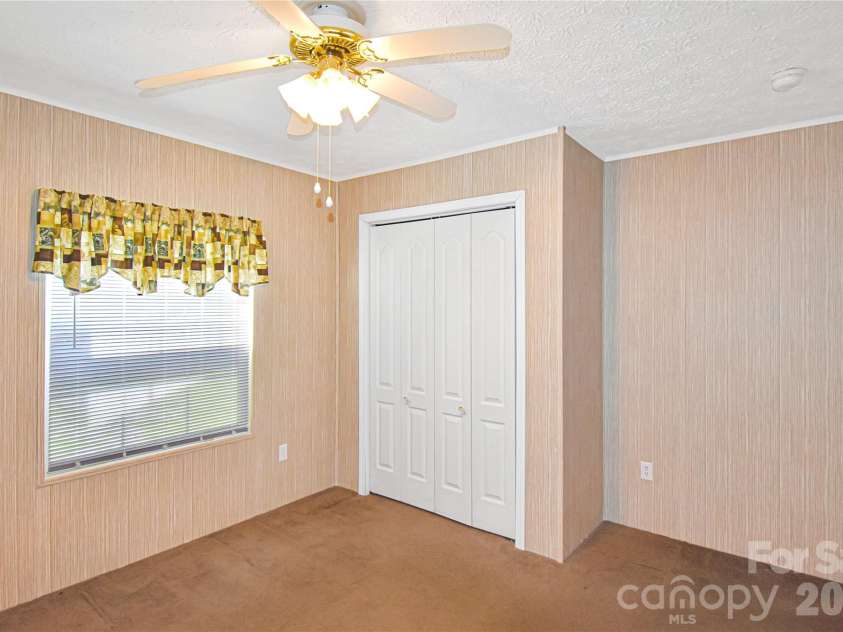 432 Forest Place, Lenoir, NC 28645.  MLS# CAR4418856, YatesRealty ID 47205. 