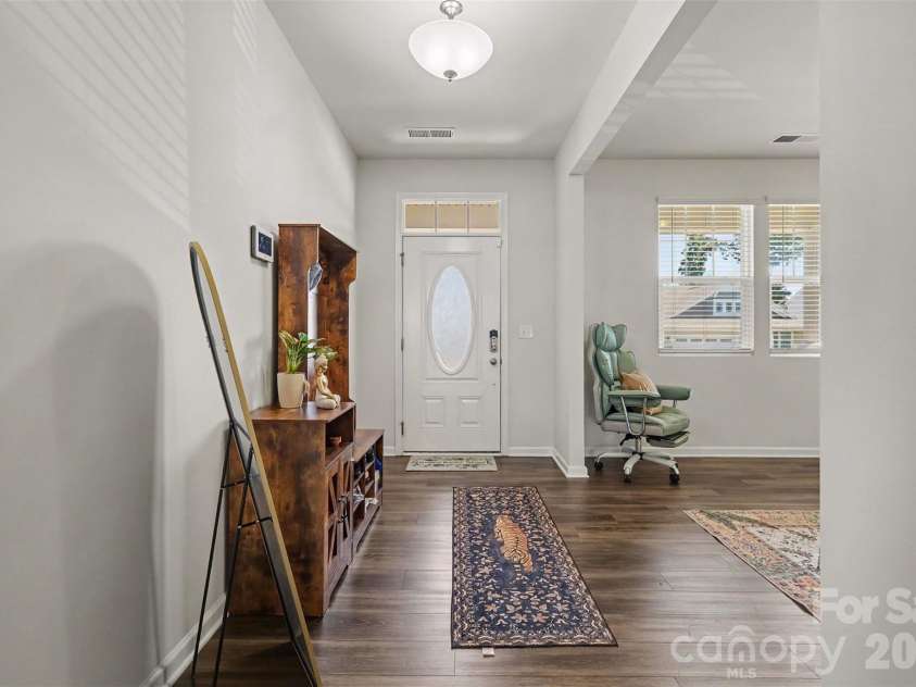 6536 Georgia Oak Road, Charlotte, NC 28269.  MLS# CAR4417712, YatesRealty ID 47208. 