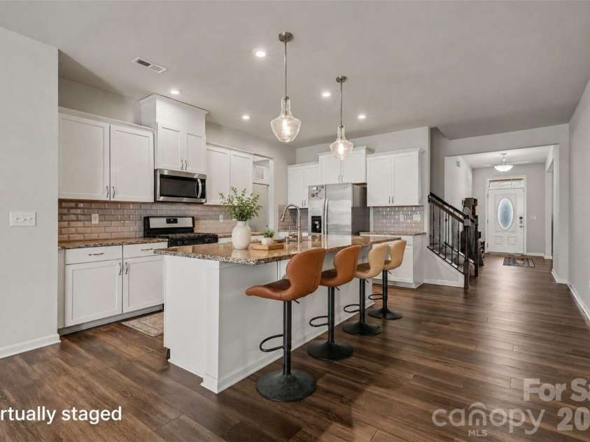 6536 Georgia Oak Road, Charlotte, NC 28269.  MLS# CAR4417712, YatesRealty ID 47208. 