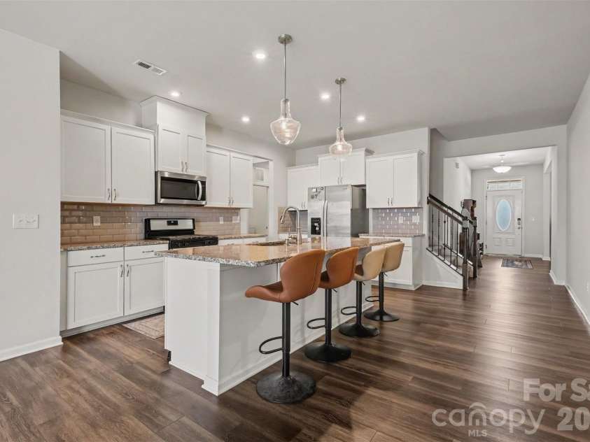 6536 Georgia Oak Road, Charlotte, NC 28269.  MLS# CAR4417712, YatesRealty ID 47208. 