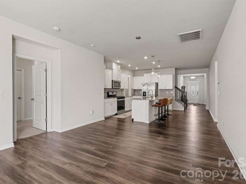 6536 Georgia Oak Road, Charlotte, NC 28269.  MLS# CAR4417712, YatesRealty ID 47208. 