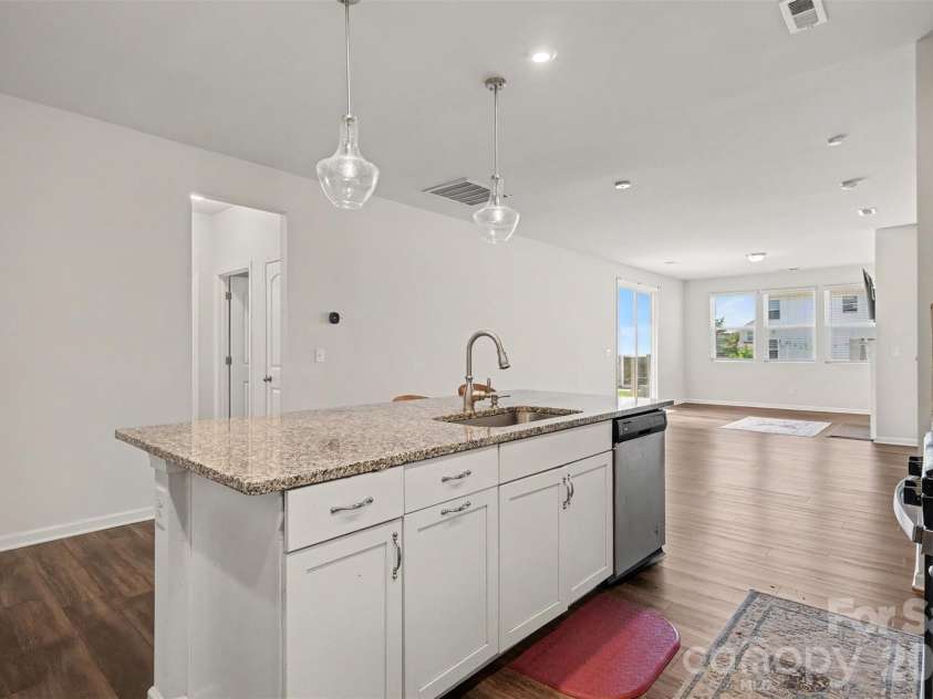 6536 Georgia Oak Road, Charlotte, NC 28269.  MLS# CAR4417712, YatesRealty ID 47208. 