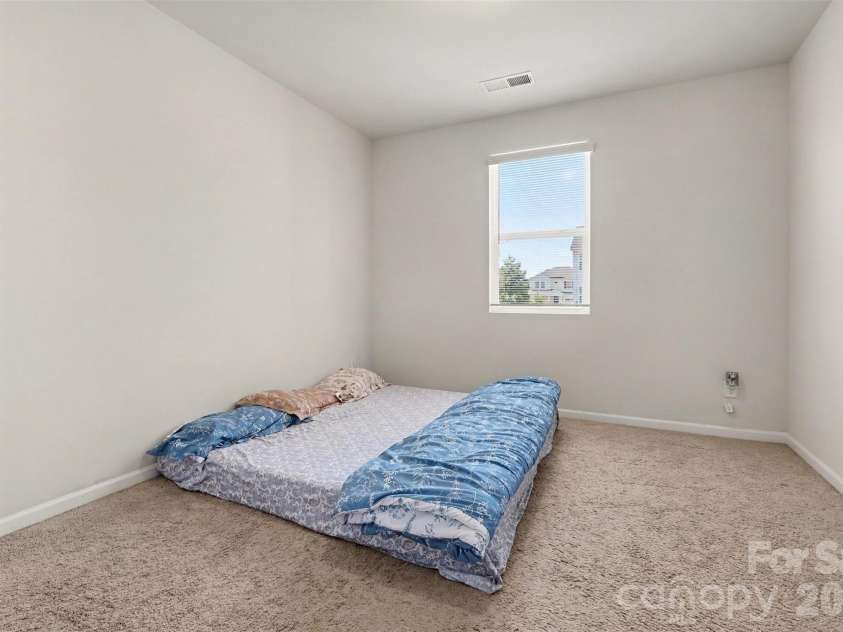 6536 Georgia Oak Road, Charlotte, NC 28269.  MLS# CAR4417712, YatesRealty ID 47208. 