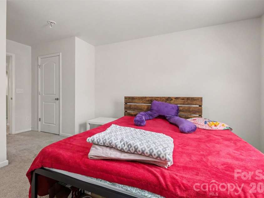 6536 Georgia Oak Road, Charlotte, NC 28269.  MLS# CAR4417712, YatesRealty ID 47208. 