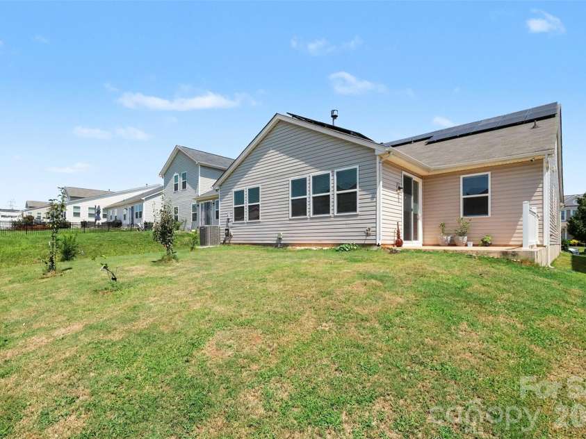6536 Georgia Oak Road, Charlotte, NC 28269.  MLS# CAR4417712, YatesRealty ID 47208. 