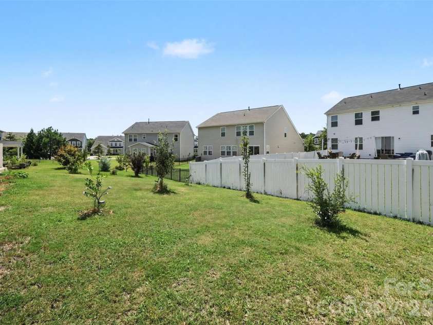 6536 Georgia Oak Road, Charlotte, NC 28269.  MLS# CAR4417712, YatesRealty ID 47208. 