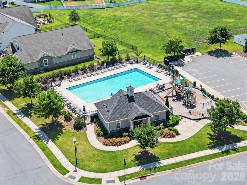 6536 Georgia Oak Road, Charlotte, NC 28269.  MLS# CAR4417712, YatesRealty ID 47208. 