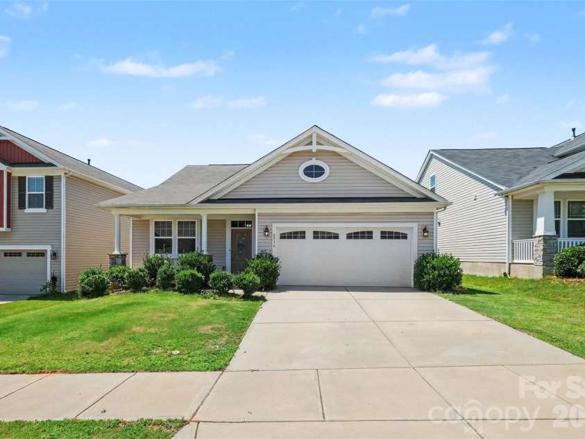 6536 Georgia Oak Road, Charlotte, NC 28269.  MLS# CAR4417712, YatesRealty ID 47208. 