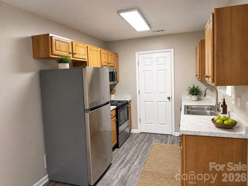 4723 Palm Breeze Lane, Charlotte, NC 28208.  MLS# CAR4417534, YatesRealty ID 47209. 