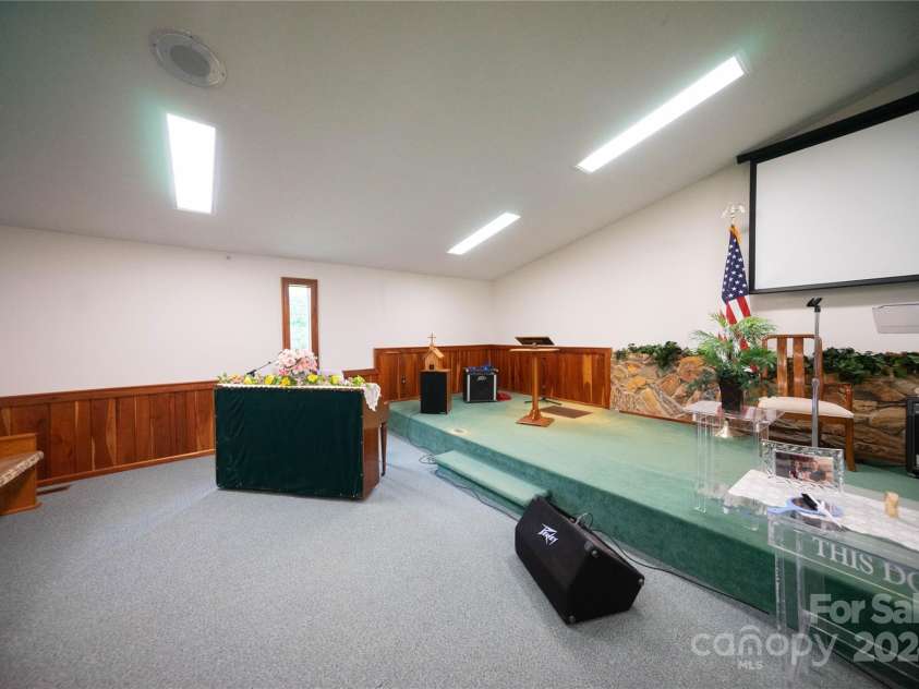 133 Wisconsin Avenue, Elkin, NC 28621.  MLS# CAR4147708, YatesRealty ID 4721. 