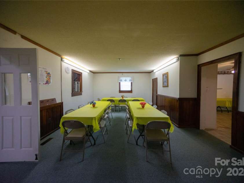 133 Wisconsin Avenue, Elkin, NC 28621.  MLS# CAR4147708, YatesRealty ID 4721. 