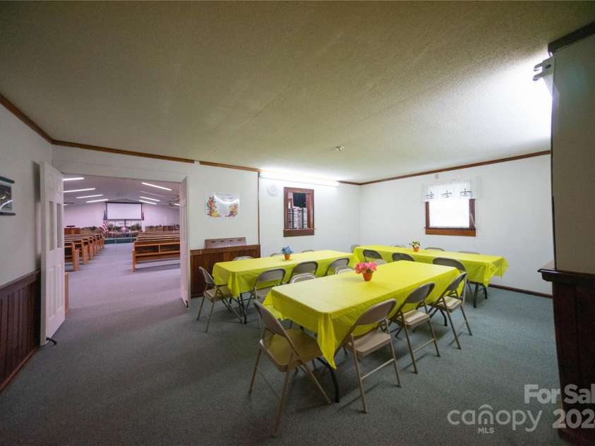 133 Wisconsin Avenue, Elkin, NC 28621.  MLS# CAR4147708, YatesRealty ID 4721. 