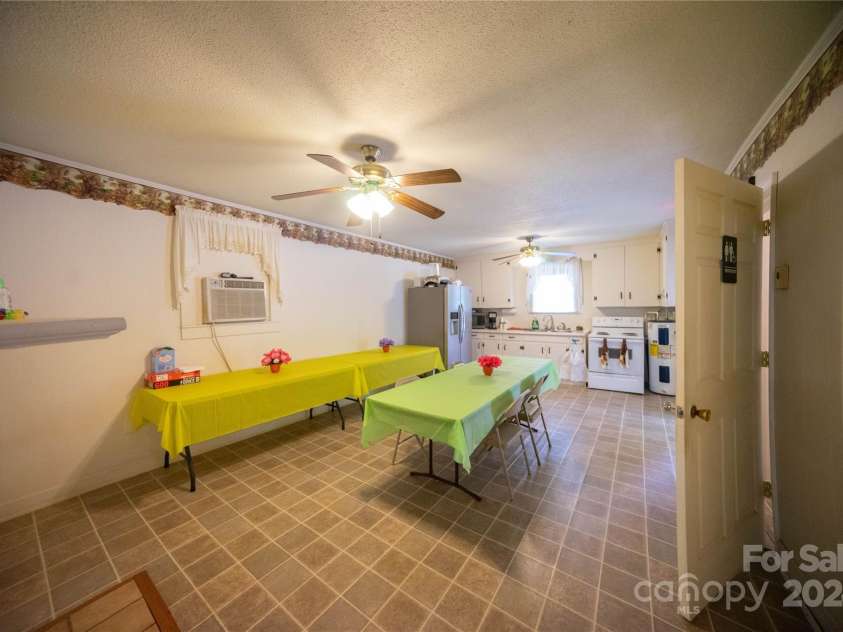 133 Wisconsin Avenue, Elkin, NC 28621.  MLS# CAR4147708, YatesRealty ID 4721. 