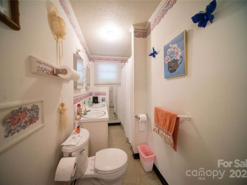 133 Wisconsin Avenue, Elkin, NC 28621.  MLS# CAR4147708, YatesRealty ID 4721. 