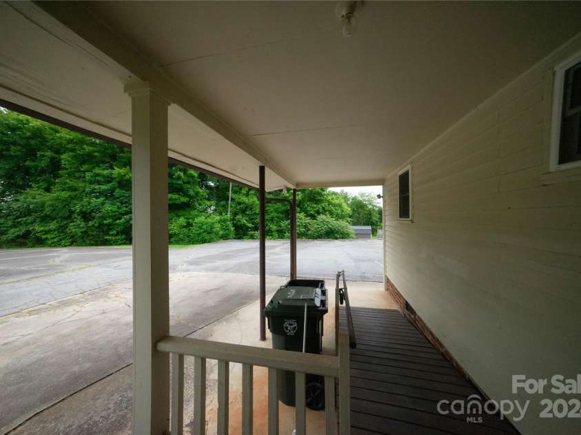 133 Wisconsin Avenue, Elkin, NC 28621.  MLS# CAR4147708, YatesRealty ID 4721. 