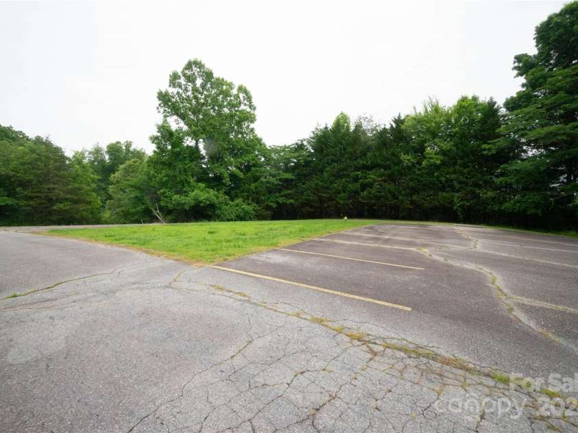 133 Wisconsin Avenue, Elkin, NC 28621.  MLS# CAR4147708, YatesRealty ID 4721. 