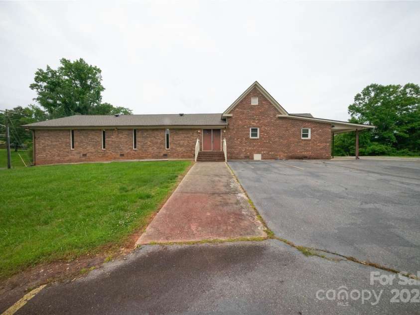 133 Wisconsin Avenue, Elkin, NC 28621.  MLS# CAR4147708, YatesRealty ID 4721. 