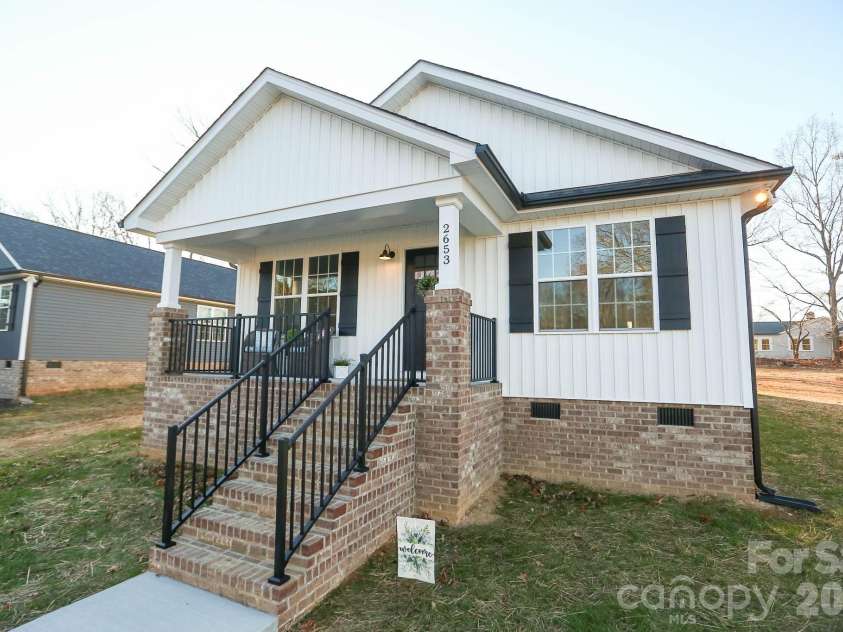 2653 Brady Avenue, Kannapolis, NC 28083.  MLS# CAR4302334, YatesRealty ID 4721. 