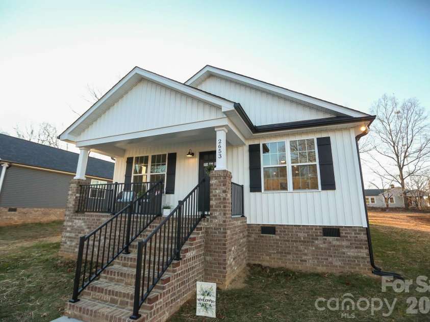 2653 Brady Avenue, Kannapolis, NC 28083.  MLS# CAR4302334, YatesRealty ID 4721. 