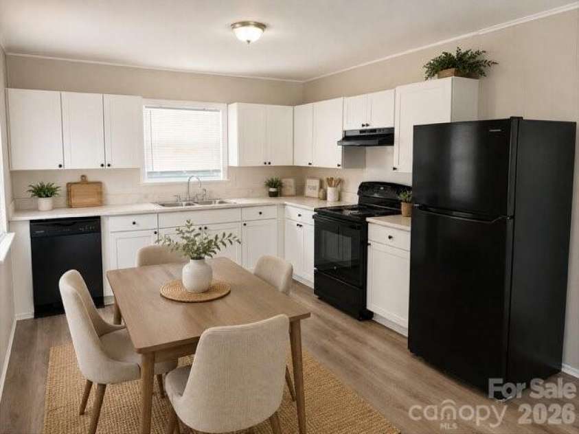 5220 Nevin Road, Charlotte, NC 28269.  MLS# CAR4417535, YatesRealty ID 47210. 