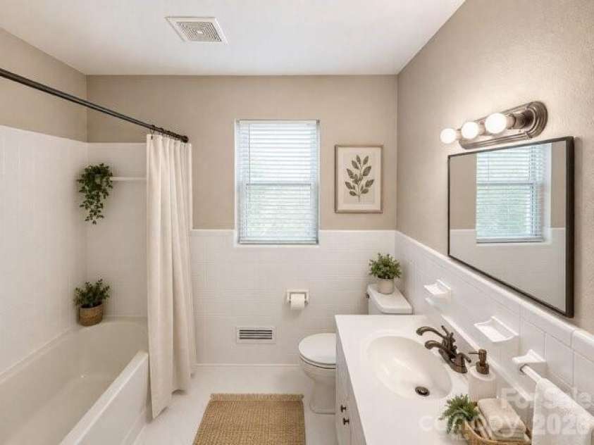 5220 Nevin Road, Charlotte, NC 28269.  MLS# CAR4417535, YatesRealty ID 47210. 