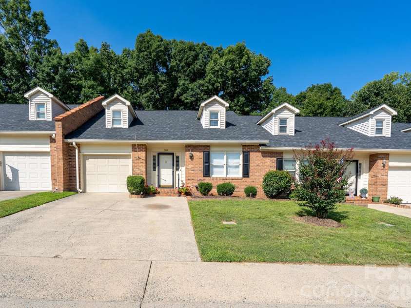 566 Camrose Circle, Concord, NC 28025.  MLS# CAR4417780, YatesRealty ID 47212. 