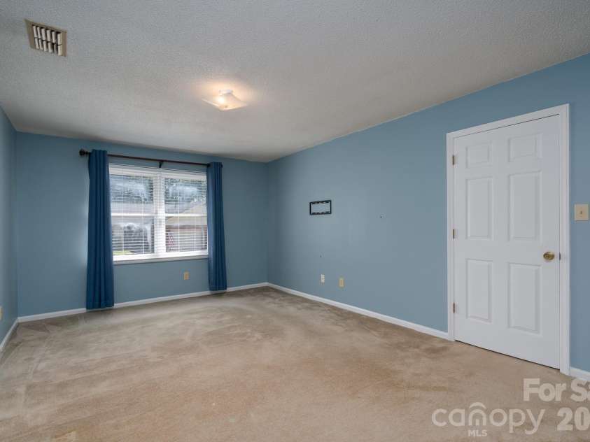 566 Camrose Circle, Concord, NC 28025.  MLS# CAR4417780, YatesRealty ID 47212. 