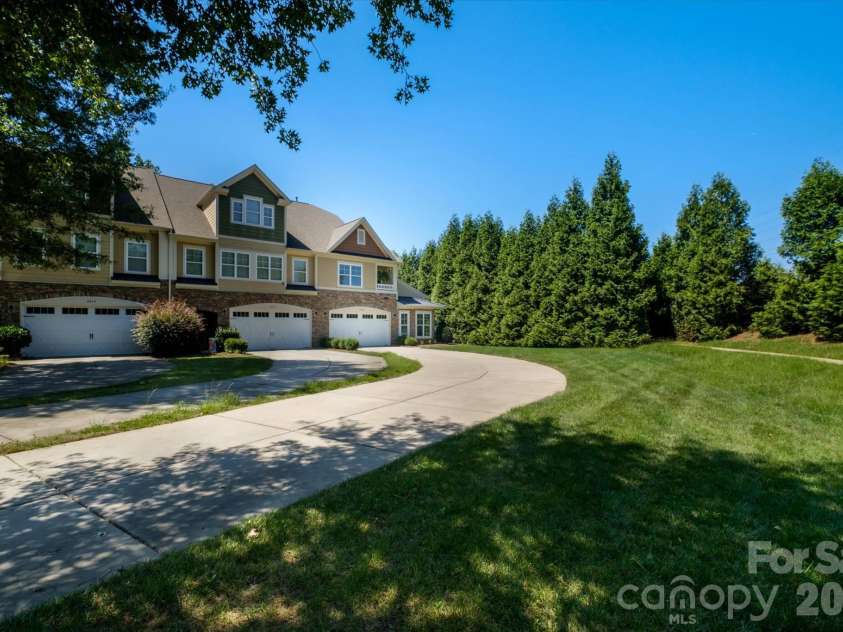 4004 La Crema Drive, Charlotte, NC 28214.  MLS# CAR4409907, YatesRealty ID 47214. 