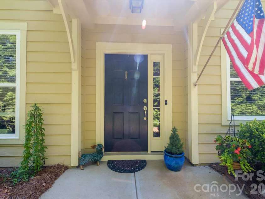 4004 La Crema Drive, Charlotte, NC 28214.  MLS# CAR4409907, YatesRealty ID 47214. 