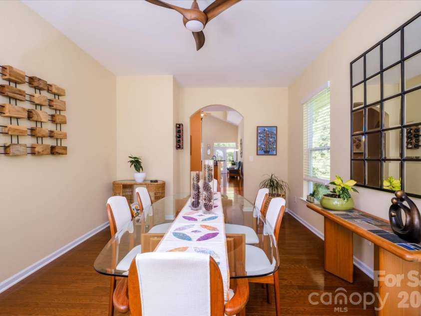 4004 La Crema Drive, Charlotte, NC 28214.  MLS# CAR4409907, YatesRealty ID 47214. 