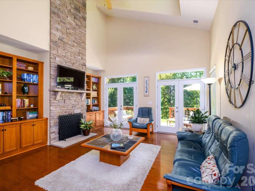4004 La Crema Drive, Charlotte, NC 28214.  MLS# CAR4409907, YatesRealty ID 47214. 
