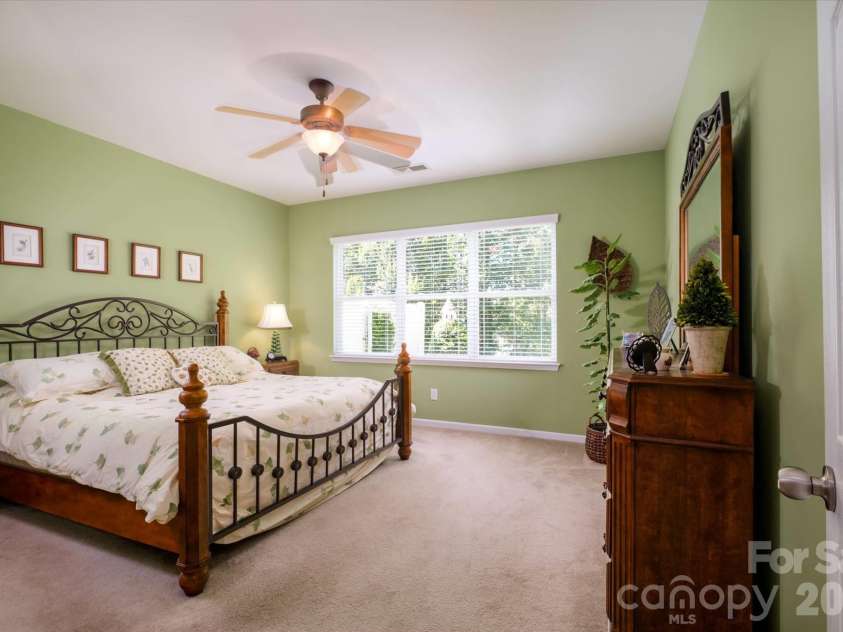 4004 La Crema Drive, Charlotte, NC 28214.  MLS# CAR4409907, YatesRealty ID 47214. 