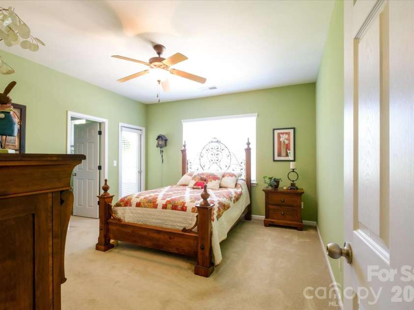 4004 La Crema Drive, Charlotte, NC 28214.  MLS# CAR4409907, YatesRealty ID 47214. 