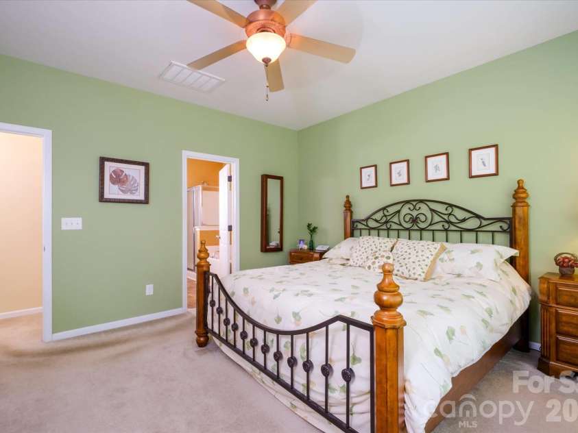 4004 La Crema Drive, Charlotte, NC 28214.  MLS# CAR4409907, YatesRealty ID 47214. 