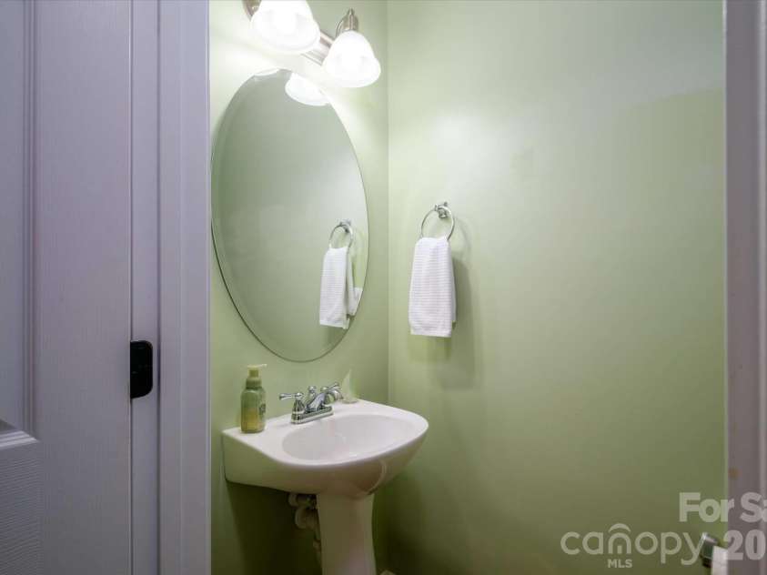 4004 La Crema Drive, Charlotte, NC 28214.  MLS# CAR4409907, YatesRealty ID 47214. 