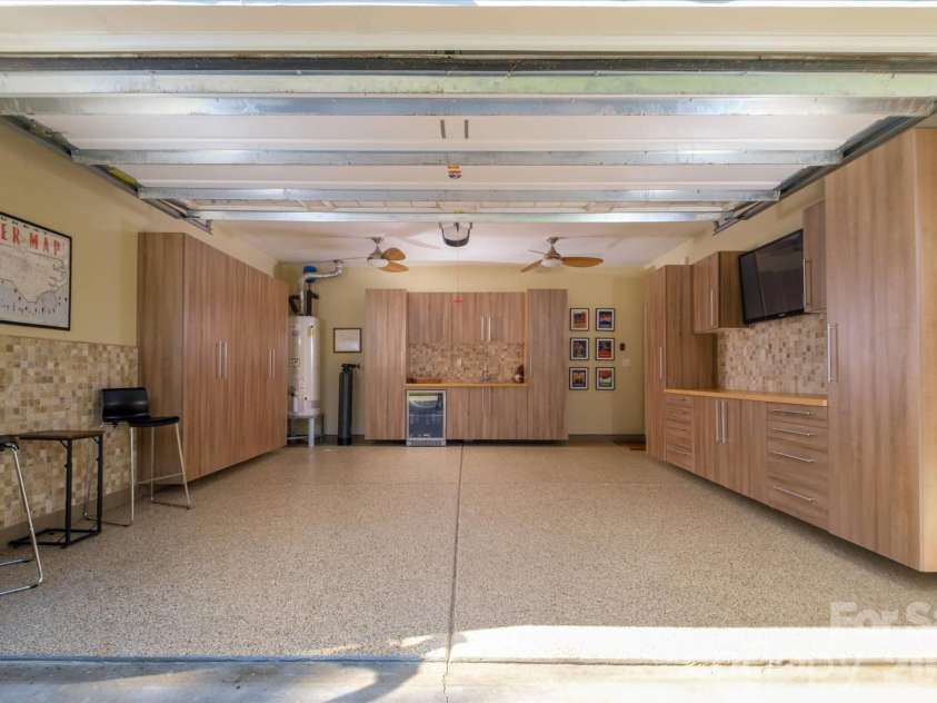 4004 La Crema Drive, Charlotte, NC 28214.  MLS# CAR4409907, YatesRealty ID 47214. 