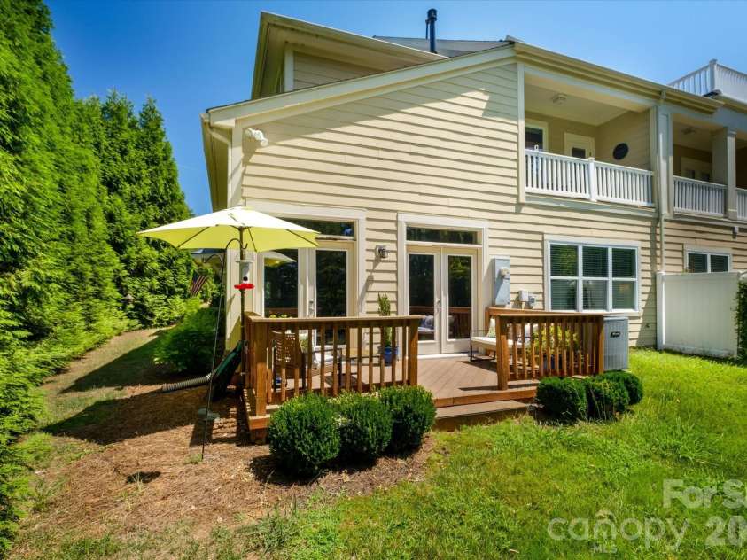 4004 La Crema Drive, Charlotte, NC 28214.  MLS# CAR4409907, YatesRealty ID 47214. 